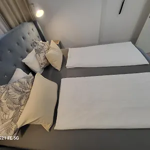 Beautiful Cozy Close To Lakes And Nature Parks Apartment